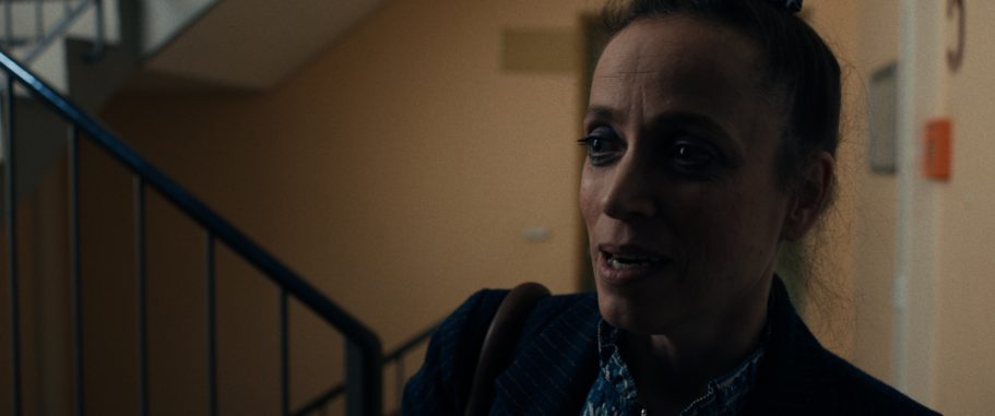 Anna Thalbach als Angela